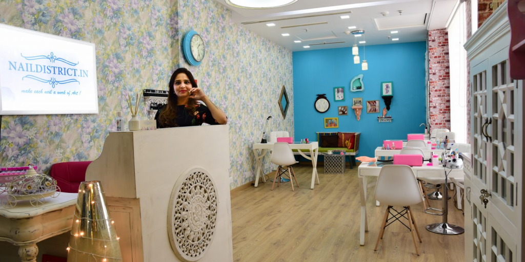 Nail Salon In Gurgaon For Women | Nail Spa | Nail District
